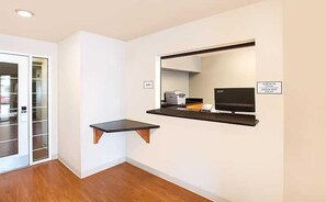 Reception - WoodSpring Suites Evansville East (Evansville)