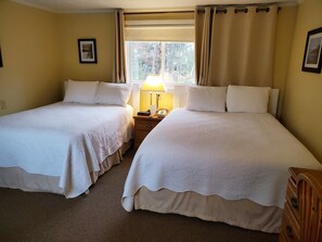 Classic Double Room, Refrigerator, Garden View | Soundproofing, iron/ironing board, free WiFi, bed sheets - Wilson Lake Inn (Wilton)