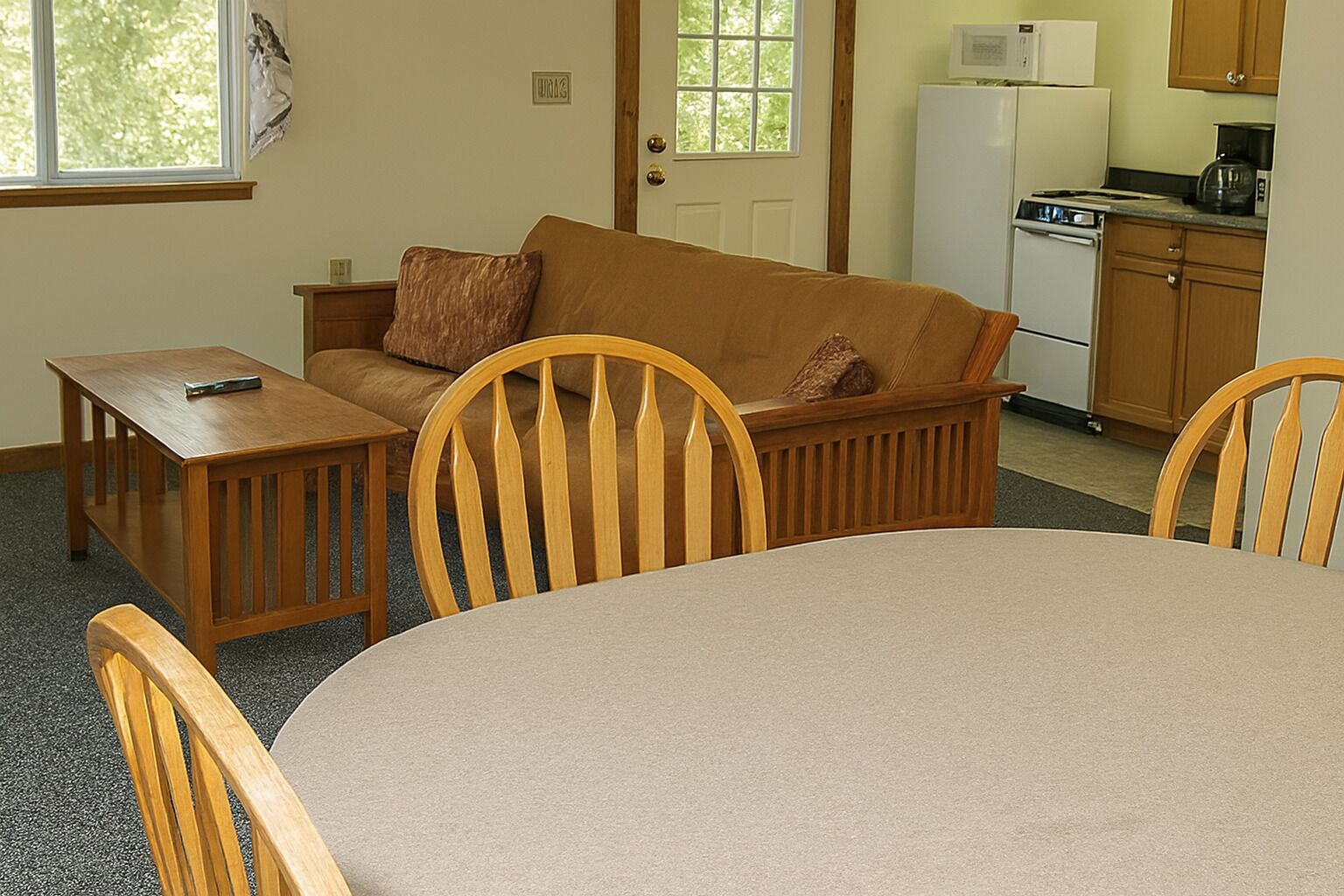 Télévision à écran plat de 34 pouces avec chaînes numériques, télévision