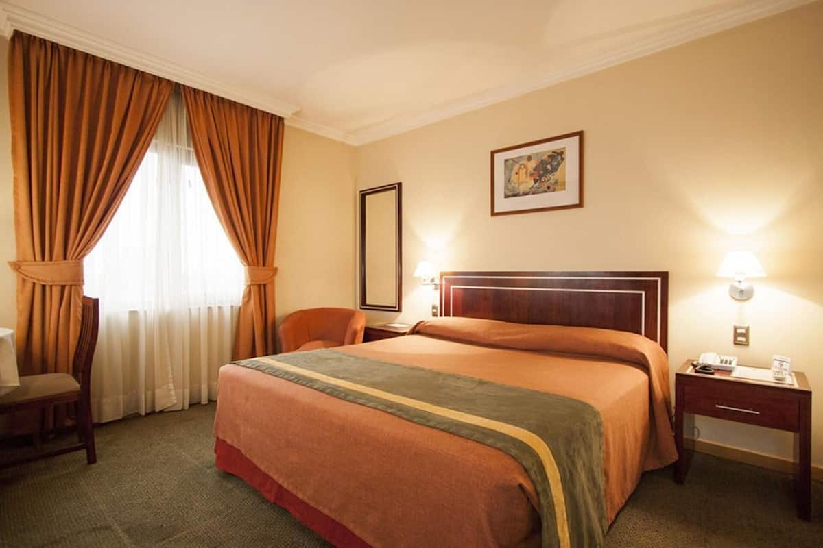 Minibar, in-room safe, desk, free WiFi