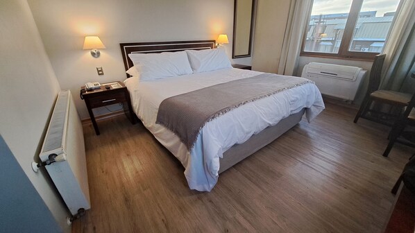 Chambre Double Standard | Minibar, coffres-forts dans les chambres, bureau, Wi-Fi gratuit