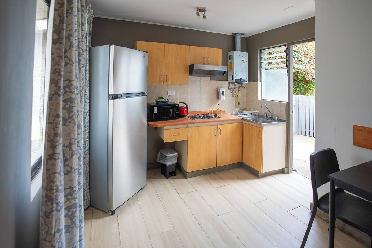 cabana matrimonial con desayuno continental | living area | flat-screen tv