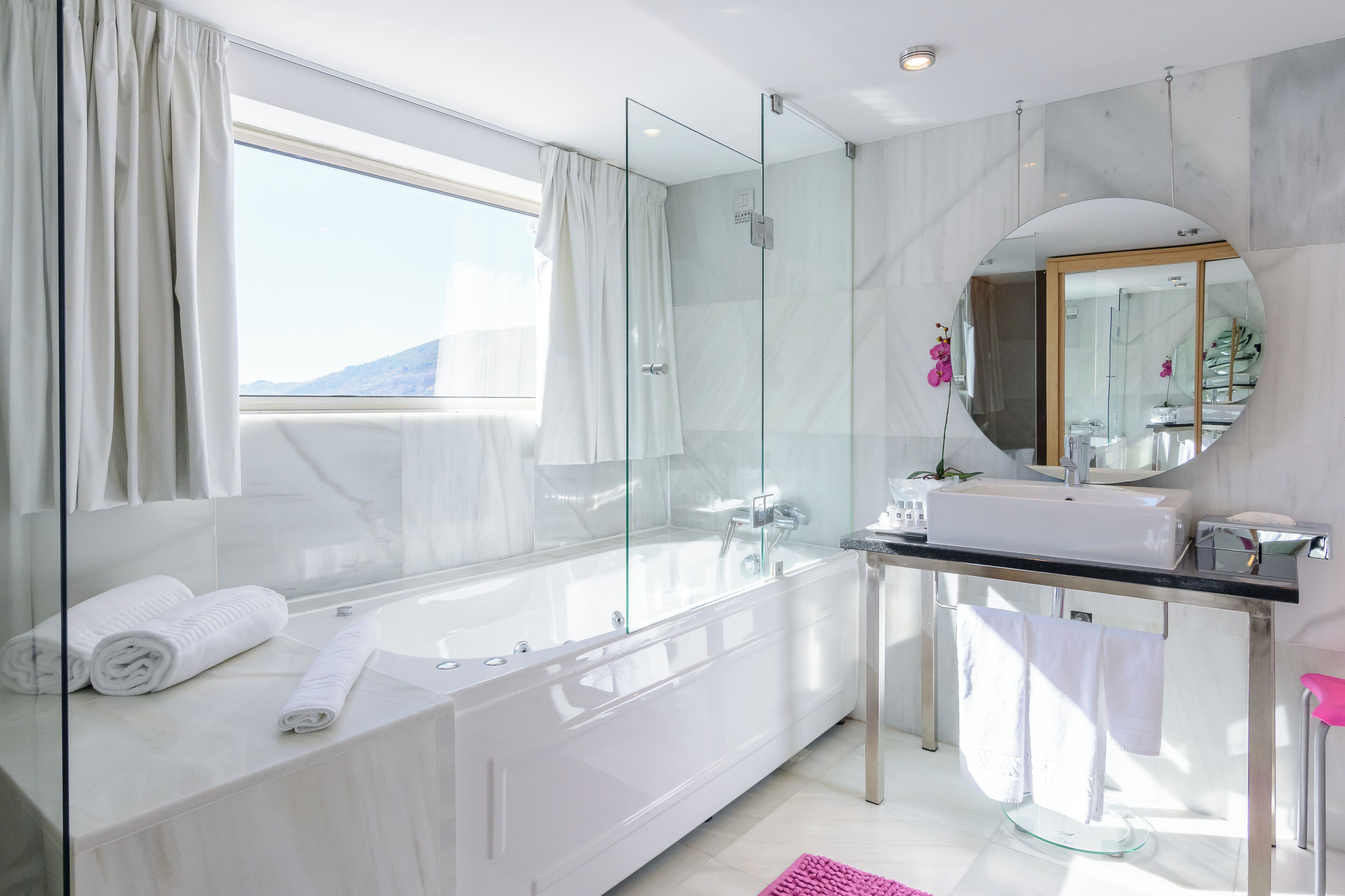 panoramic double or twin room | bathroom | bathtub, hair dryer, towels
