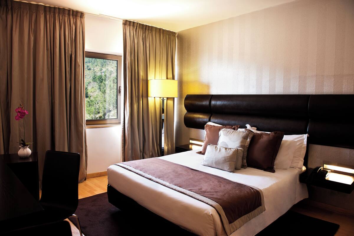 Minibar, Zimmersafe, Schreibtisch, schallisolierte Zimmer