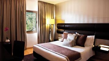 Minibar, Zimmersafe, Schreibtisch, schallisolierte Zimmer