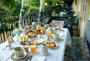 Desayuno continental incluido todos los días 