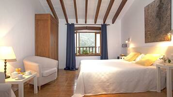 1 bedroom, pillowtop beds, minibar, in-room safe