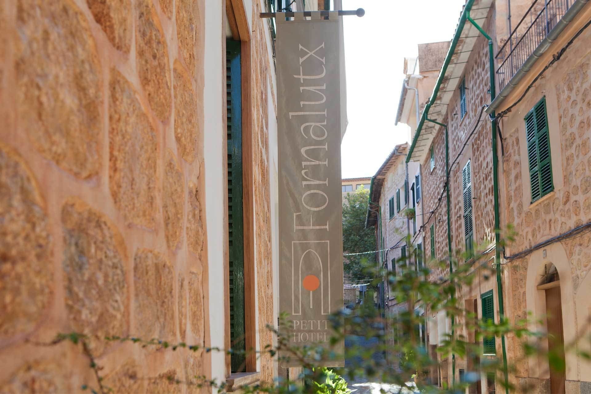 Foto - Fornalutx Petit Hotel - Bed & Breakfast