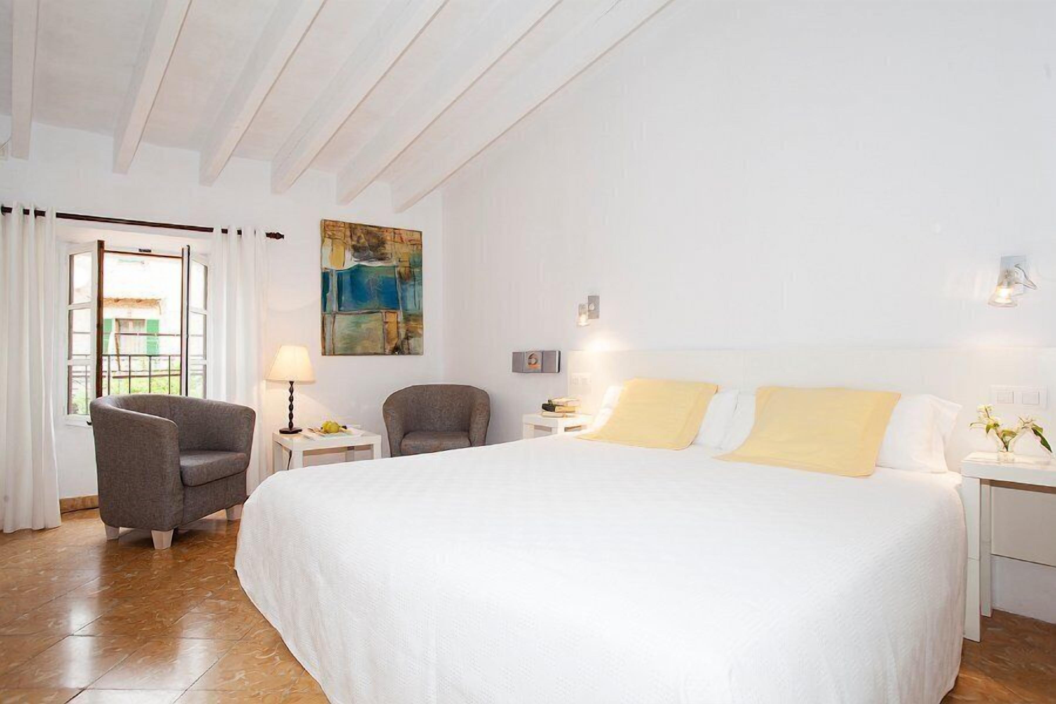 Foto - Fornalutx Petit Hotel - Bed & Breakfast