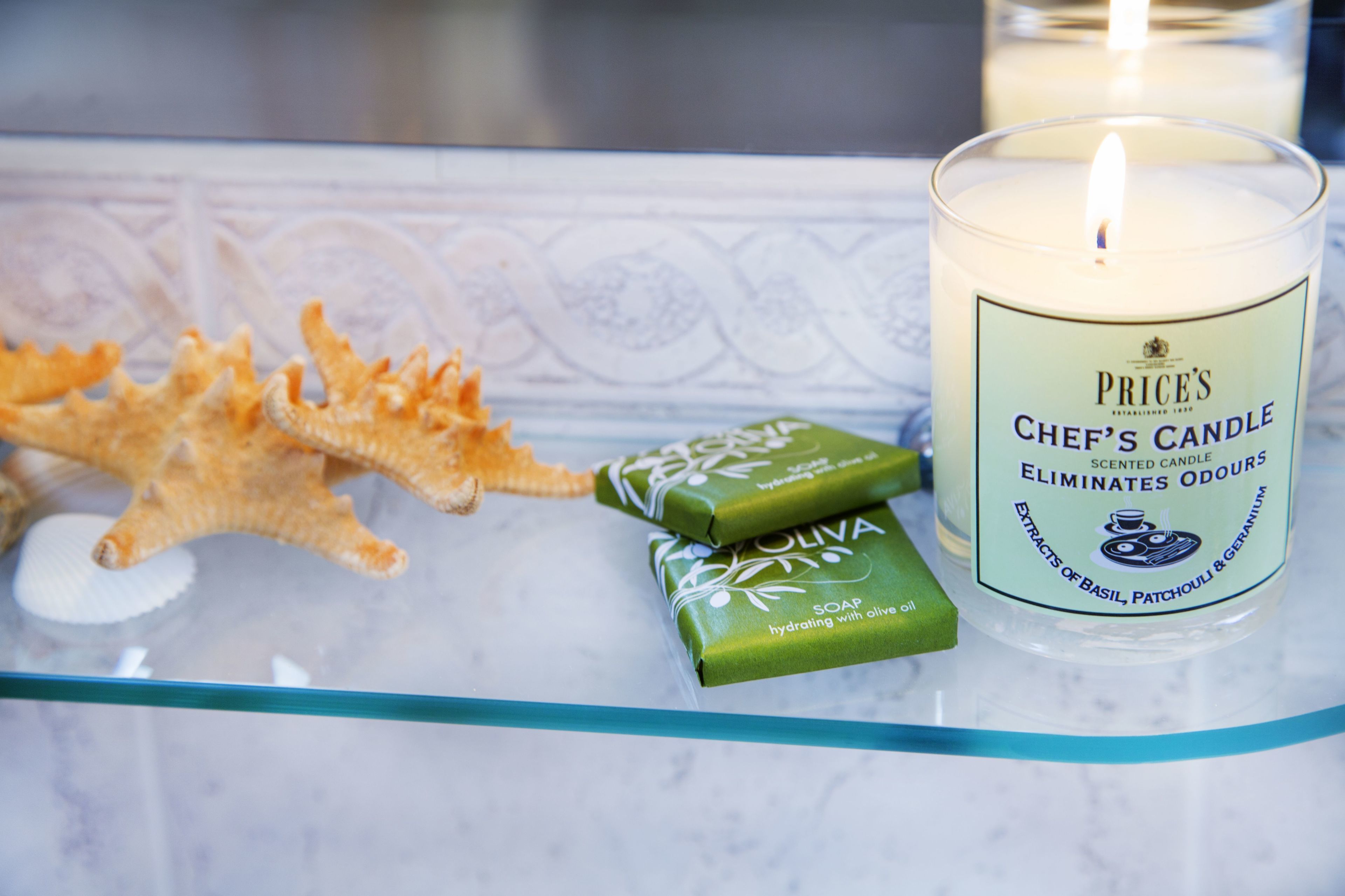 shower, rainfall showerhead, free toiletries, hair dryer