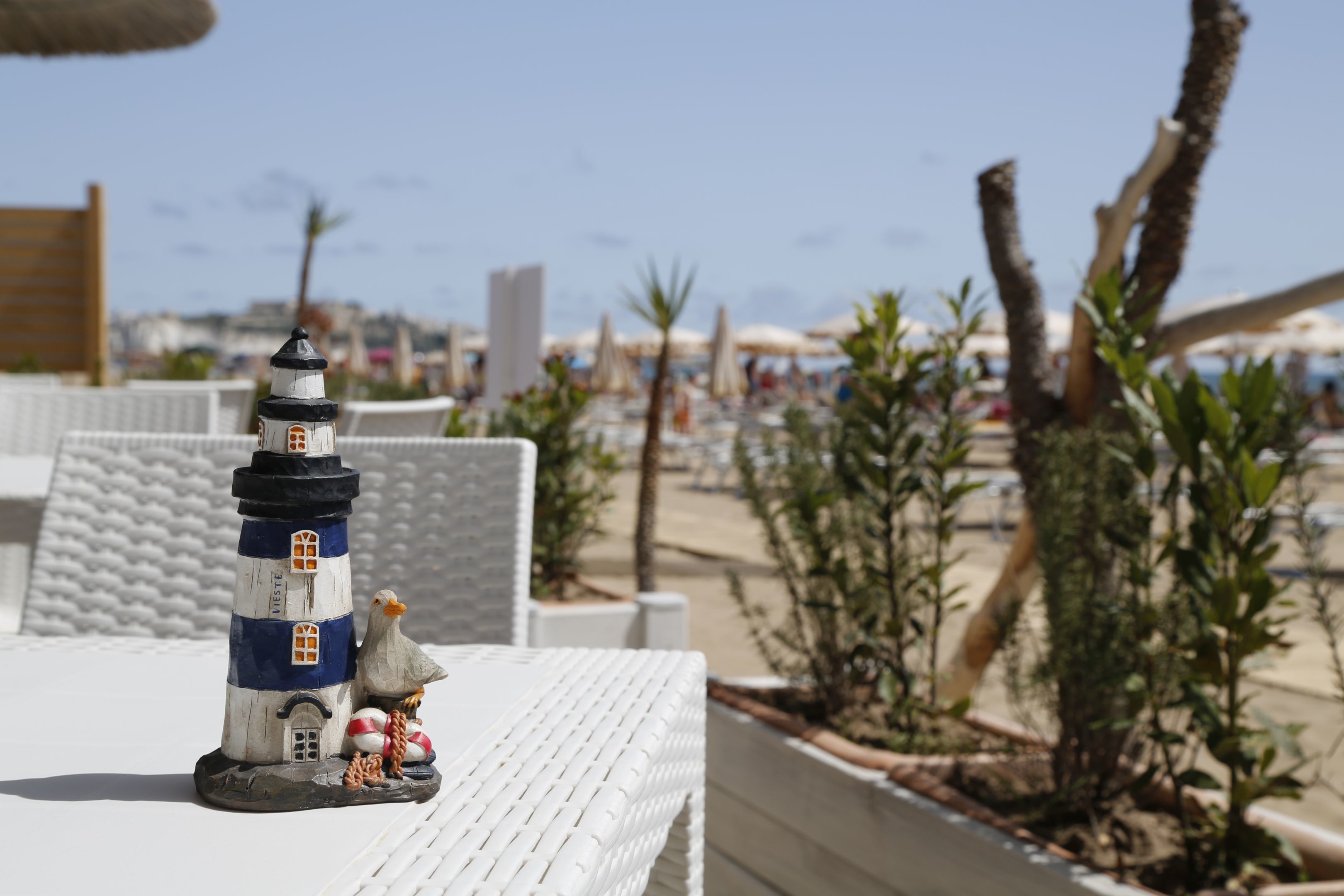 Spiaggia privata, lettini da mare, ombrelloni, un bar sulla spiaggia