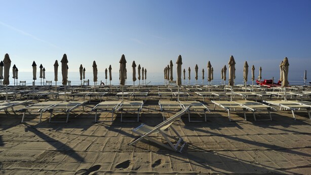 Private beach, sun loungers, beach umbrellas, beach towels