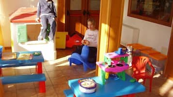 Área de juegos infantiles bajo techo