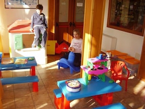 Children's play area - indoor - Hotel Astra (Diano Marina)