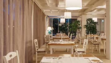 Alfresco dining