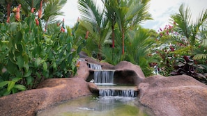 4 piscines extérieures, parasols de plage, chaises longues