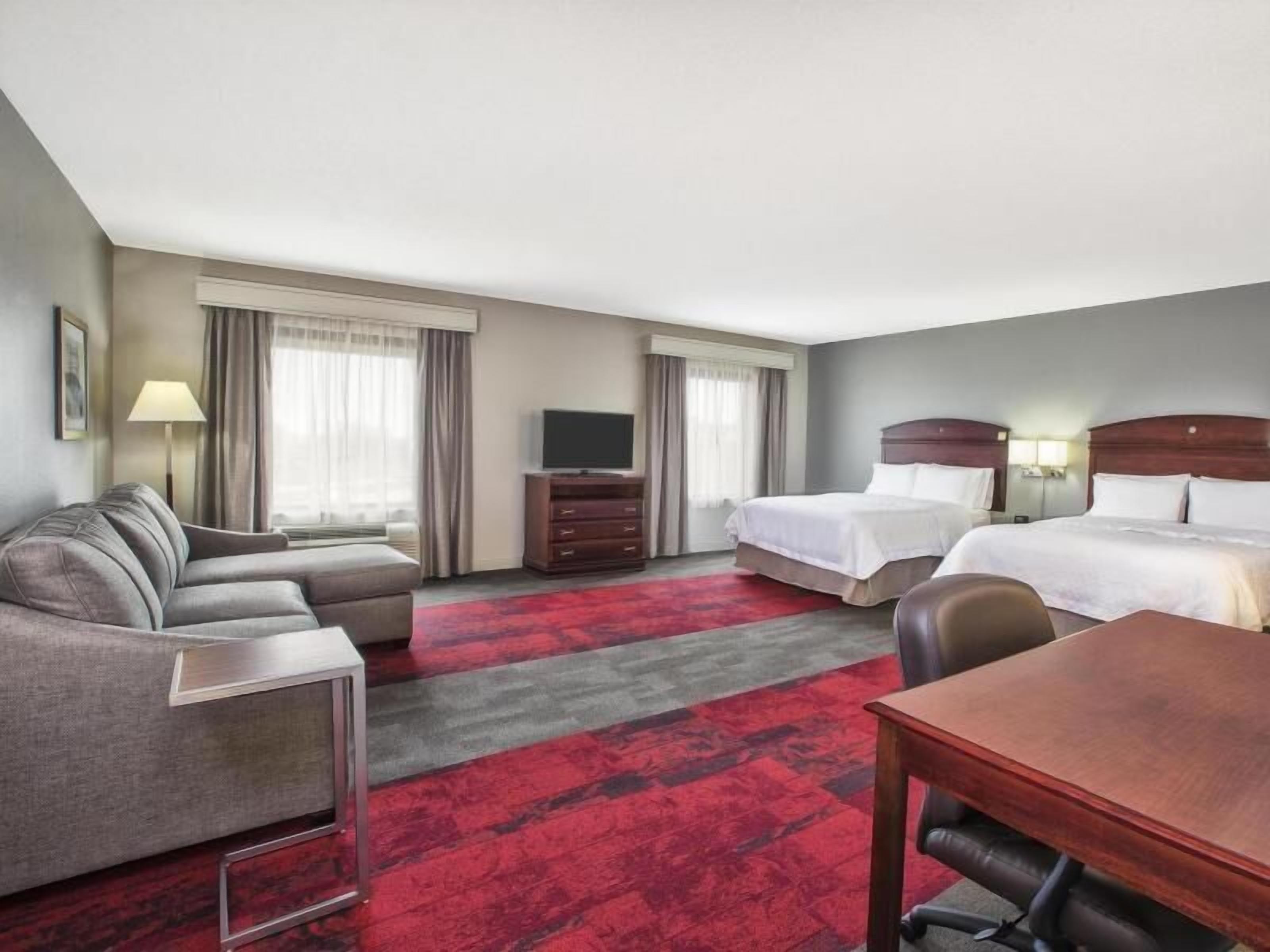 Premium bedding, in-room safe, desk, blackout curtains