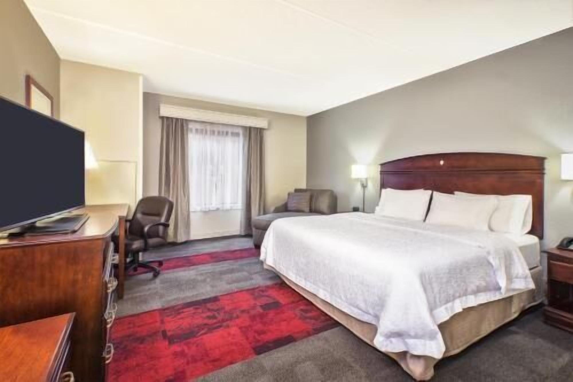 Premium bedding, in-room safe, desk, blackout curtains