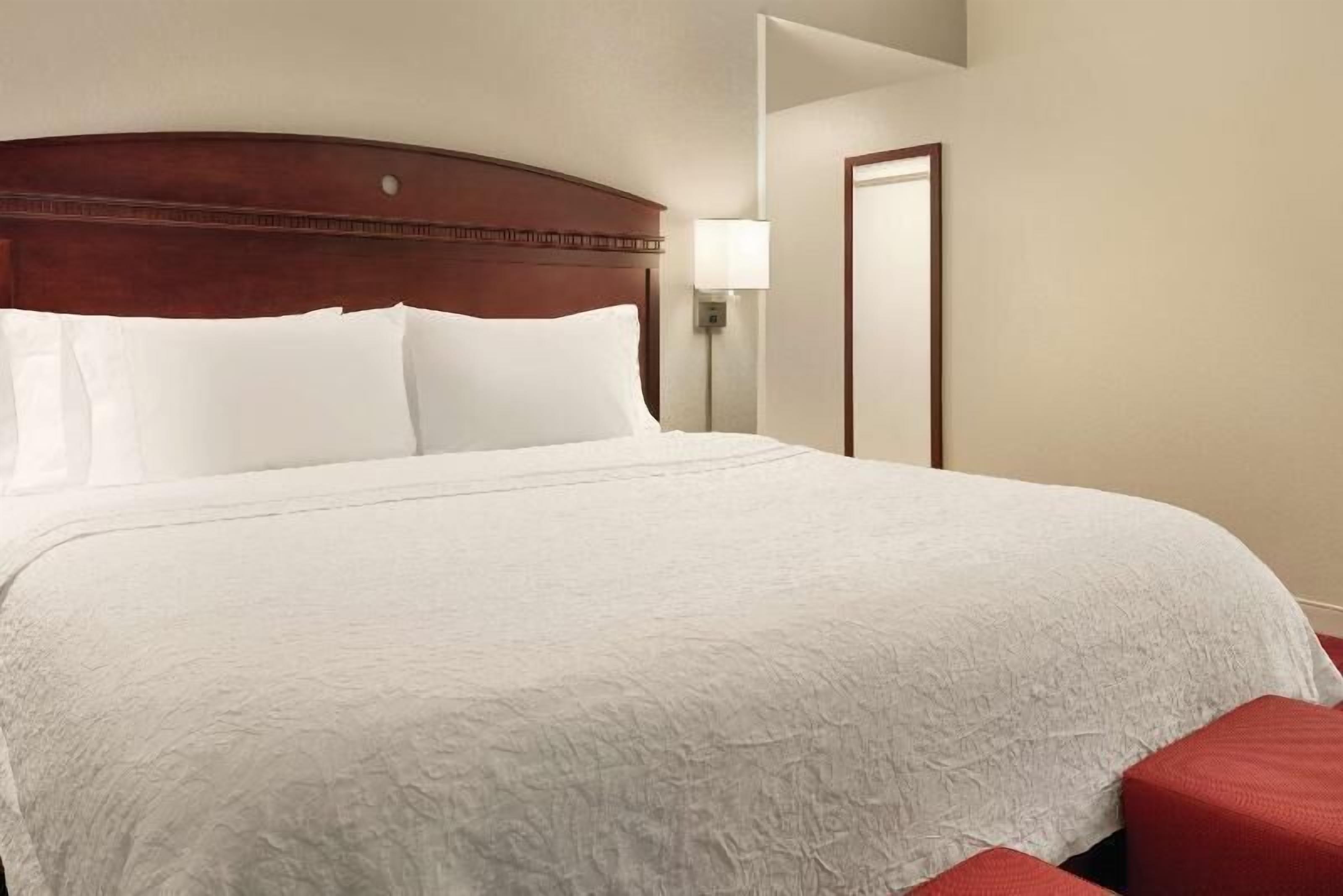 Premium bedding, in-room safe, desk, blackout curtains