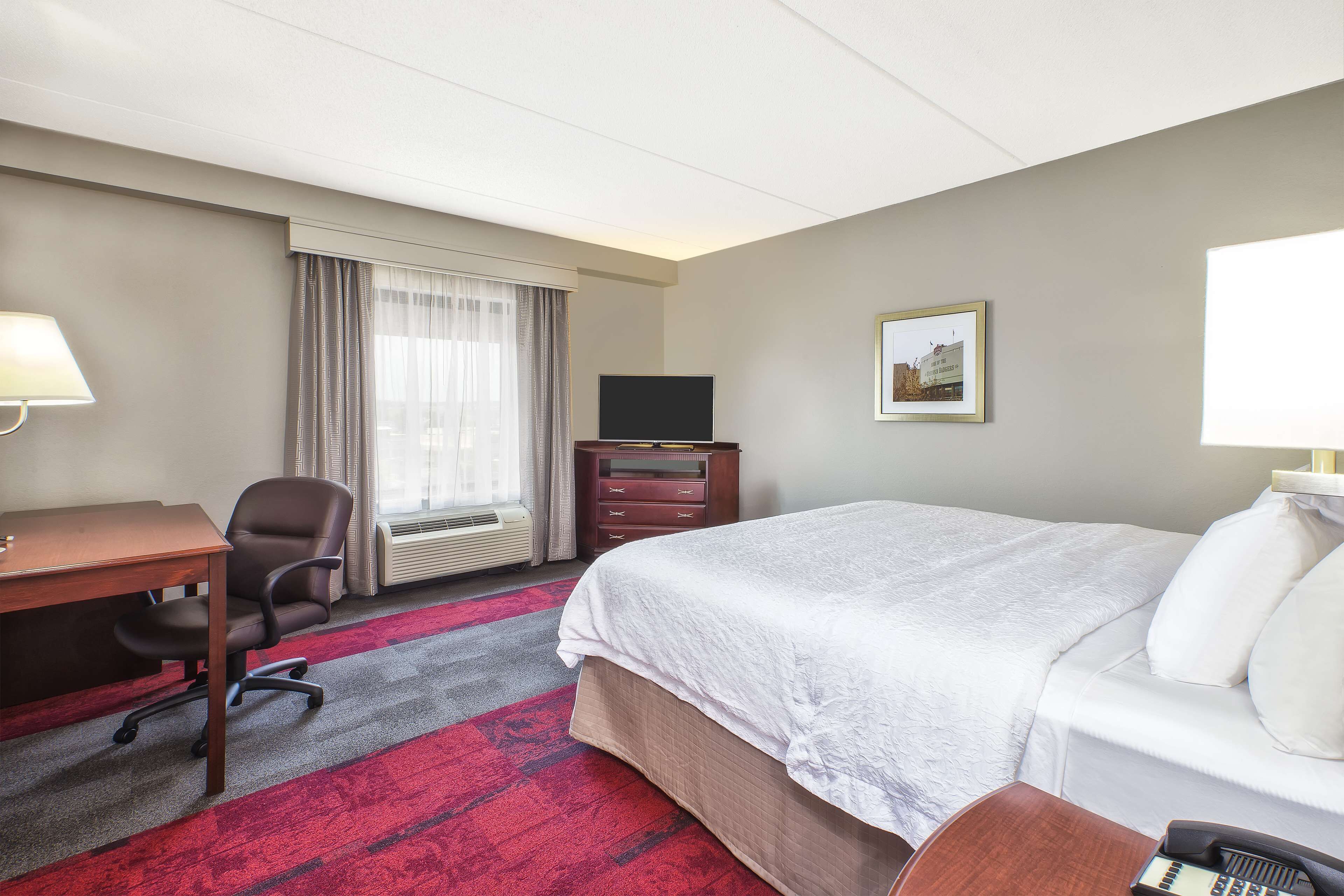 premium bedding, in-room safe, desk, blackout curtains