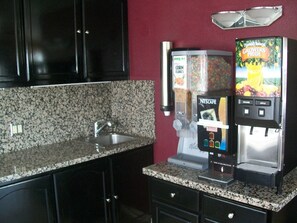 Free daily continental breakfast - Travelodge Flagstaff - NAU Conference Center (Flagstaff)