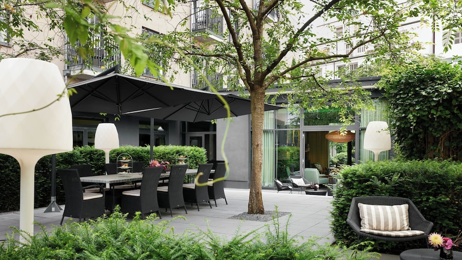 The George Hotel