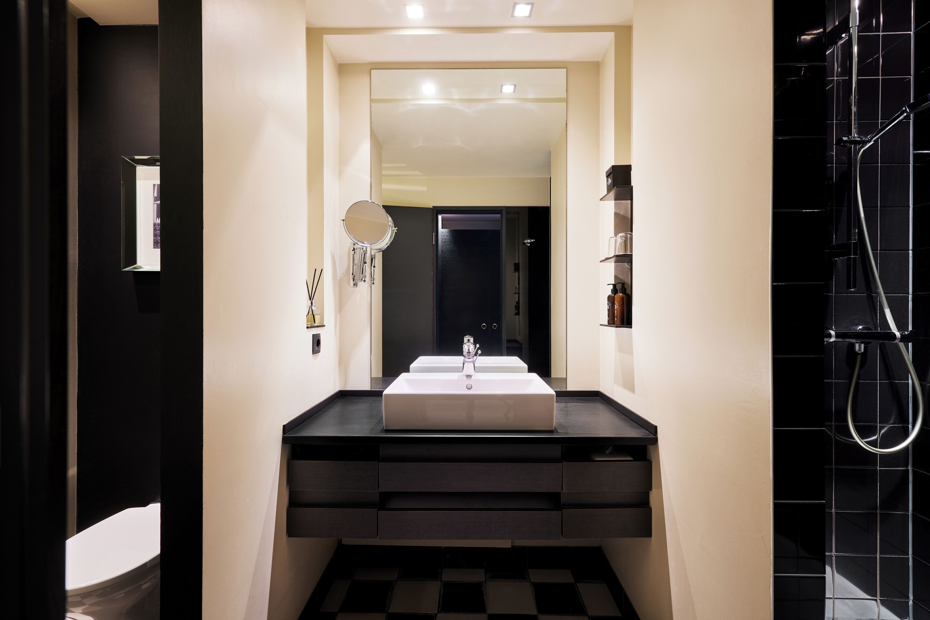 double room (george m) | bathroom | shower, free toiletries, hair dryer, slippers