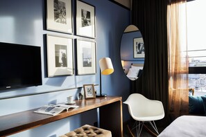 Habitación doble (George S) | Ropa de cama de alta calidad y minibar 