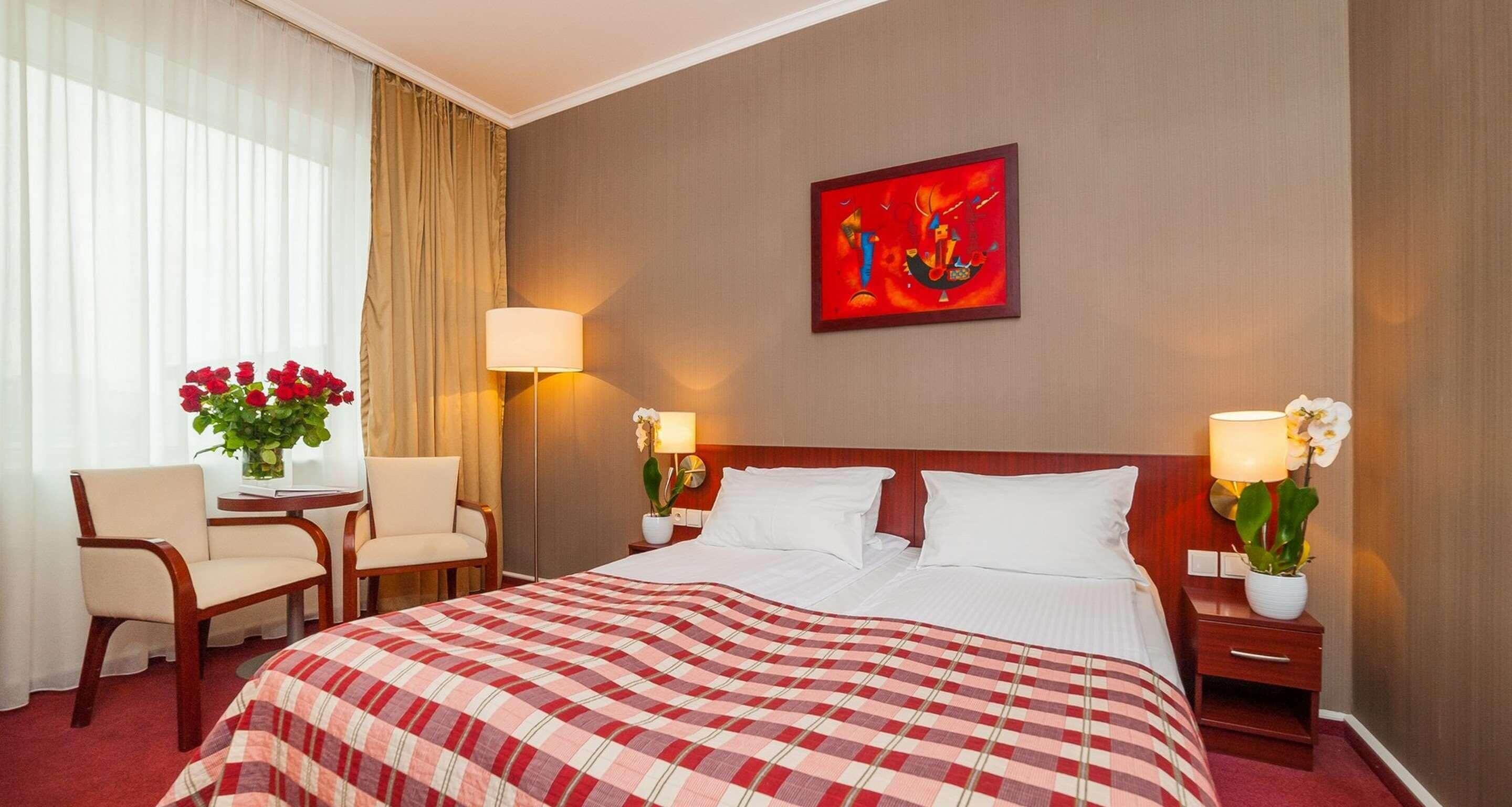 In-room safe, desk, laptop workspace, soundproofing