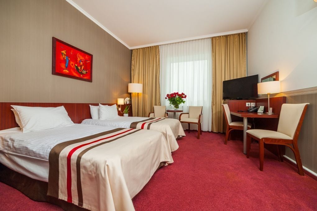 Kamar Klasik, 2 Tempat Tidur Twin, Bebas Asap Rokok | Brankas, meja kerja, ruang kerja ramah laptop, dan kedap suara