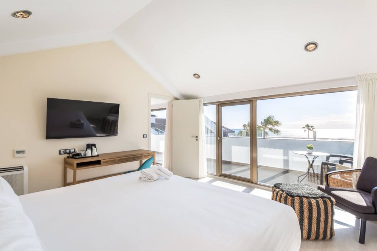 Junior Suite | Premium bedding, minibar, in-room safe, desk