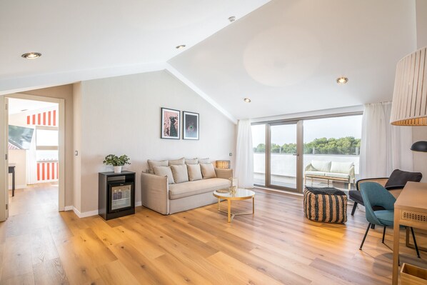 Presidential Suite, Sea View | Living area