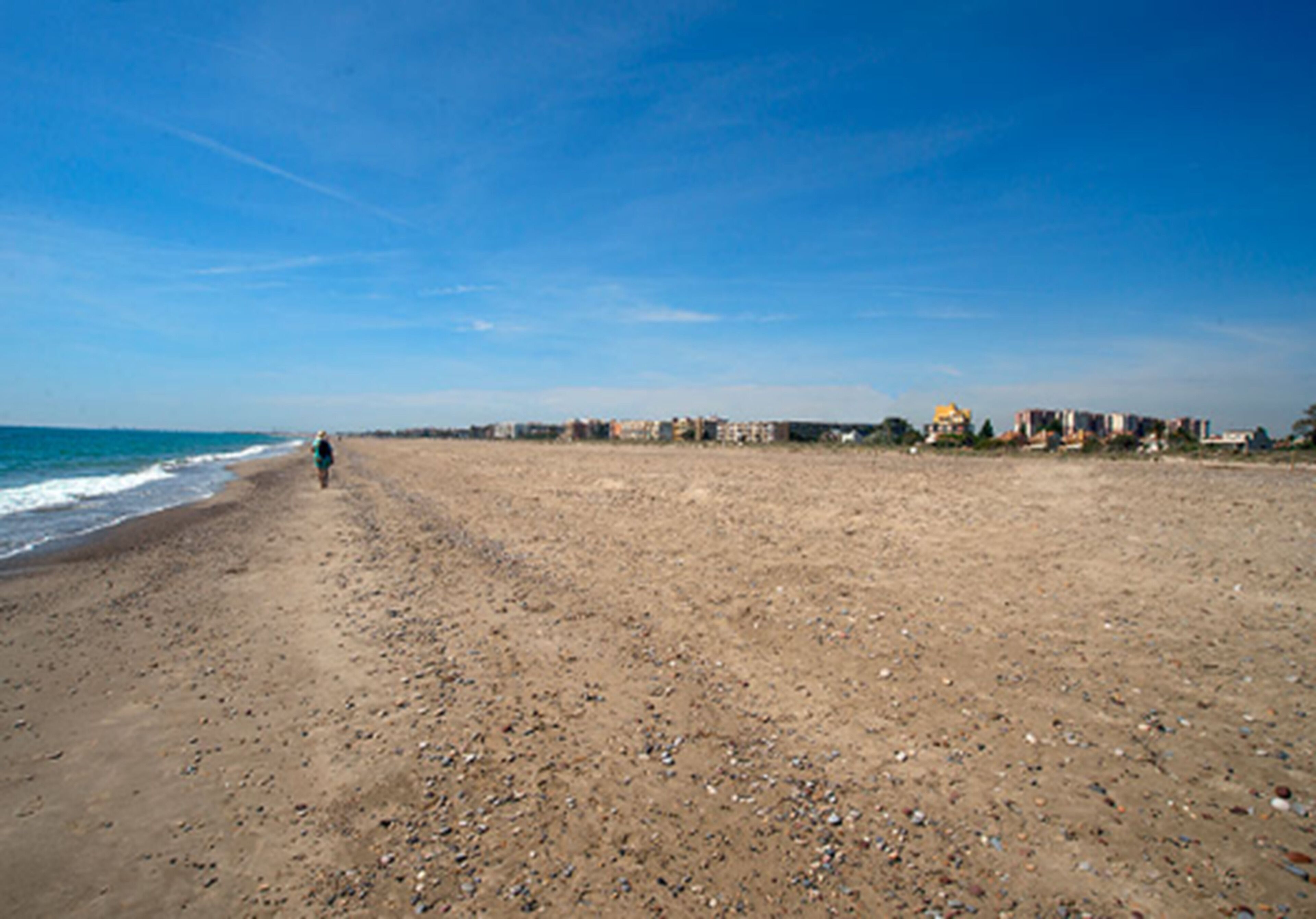 beach nearby, white sand