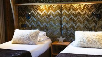 Superior-sviitti | 3 makuuhuonetta, ylelliset vuodevaatteet, tallelokero huoneessa