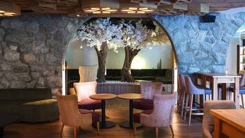 Bar lounge