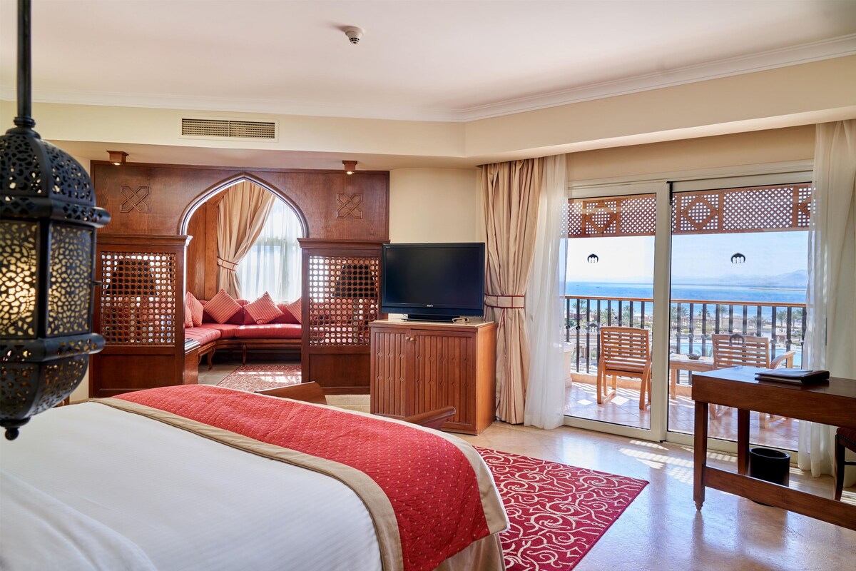 Suíte júnior, 1 quarto, vista para o mar (Junior Suite Sea View) | Roupas de cama premium, edredons de pluma, frigobar, cofres nos quartos