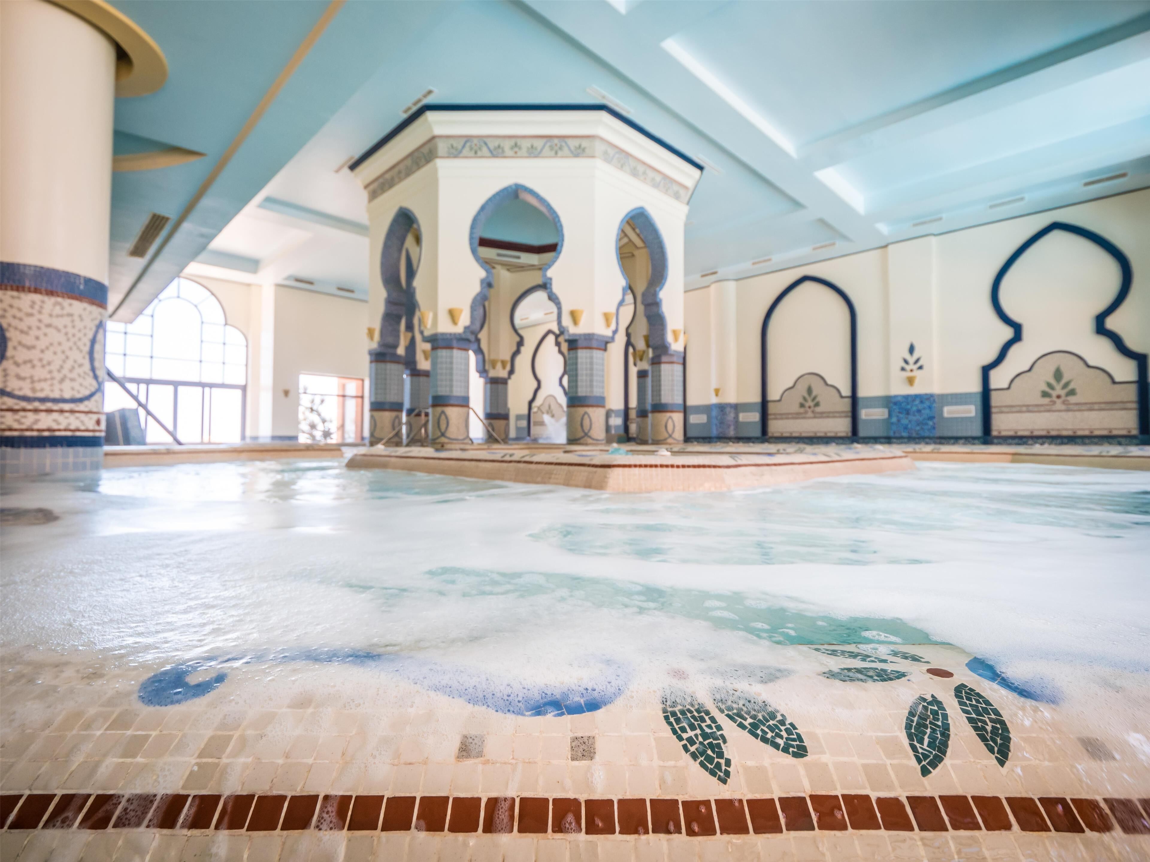 body treatments, hydrotherapy, hot stone massages, deep-tissue massages