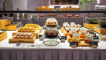 Bữa sáng buffet hàng ngày (890 CZK/mỗi người)