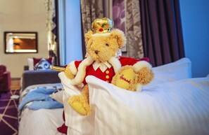 Family Suite, 1 Bedroom, Kitchenette | Nursery