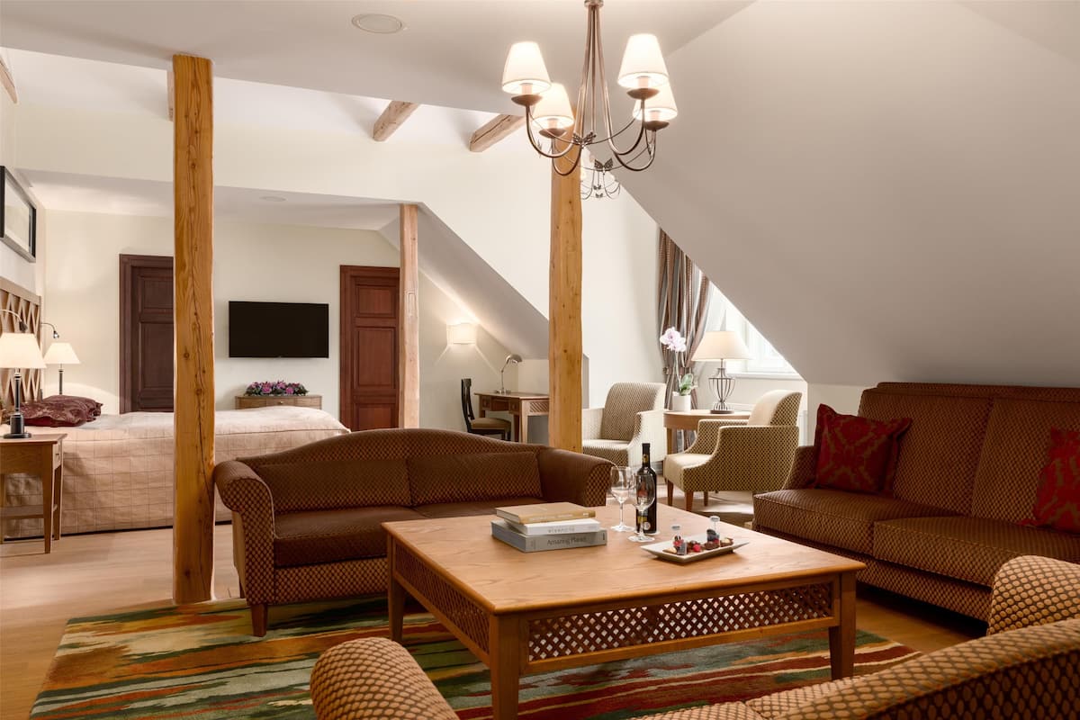 Grand Suite, 1 Bedroom, Bathtub, Garden View (Grand Deluxe Tower Suite) | Premium bedding, down comforters, minibar, in-room safe