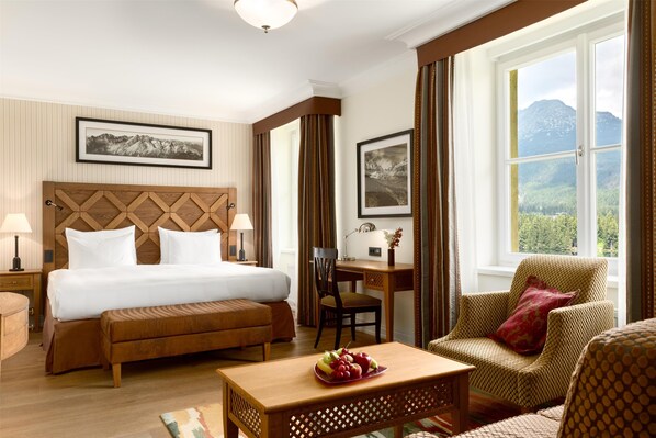 Premium bedding, down duvets, minibar, in-room safe