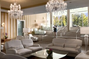 Couples treatment rooms, body treatments, aromatherapy