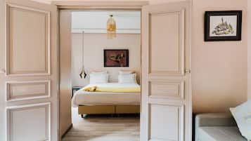Junior-Suite | Minibar, Zimmersafe, individuell dekoriert, kostenloses WLAN
