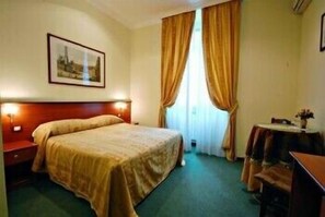 Minibar, Zimmersafe, Wecker