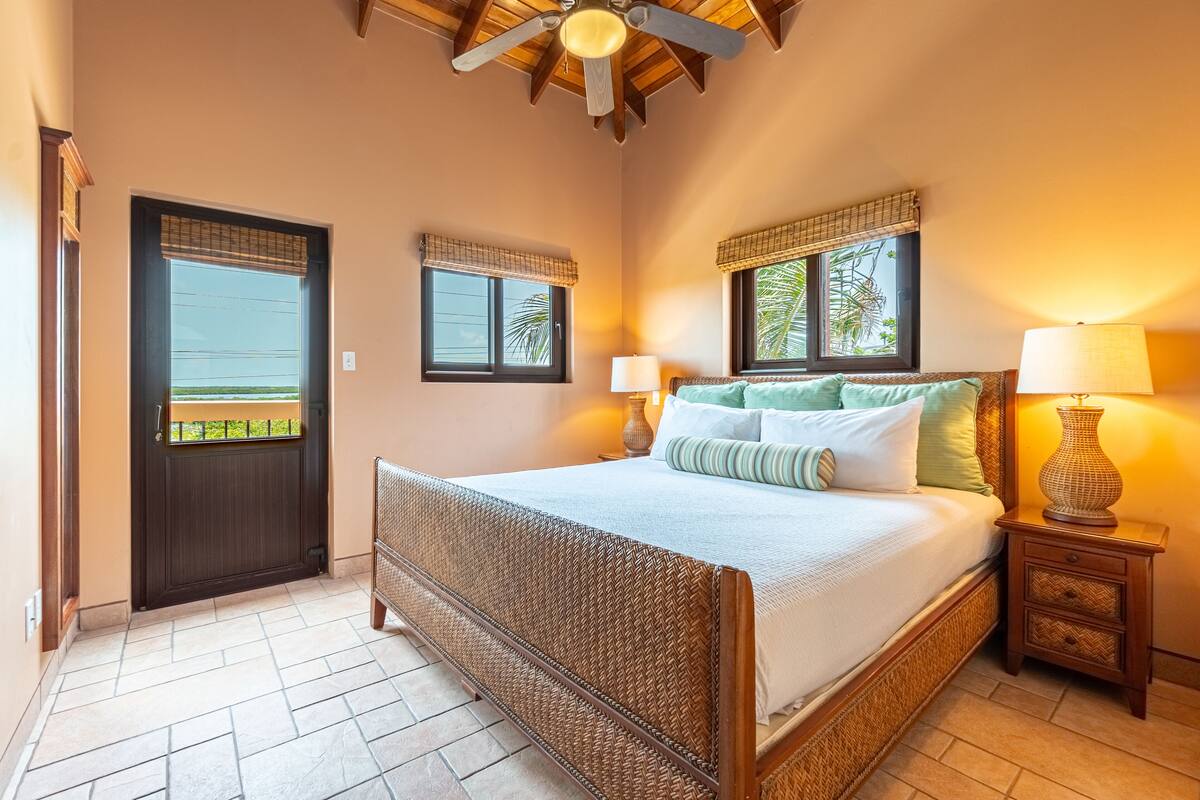 Biệt thự, 1 phòng ngủ, quang cảnh hồ bơi | Bộ đồ giường cao cấp, két bảo mật tại phòng 