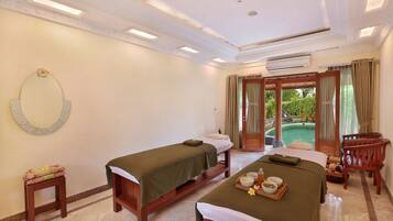 Couples treatment rooms, hot tub, body treatments, hot stone massages