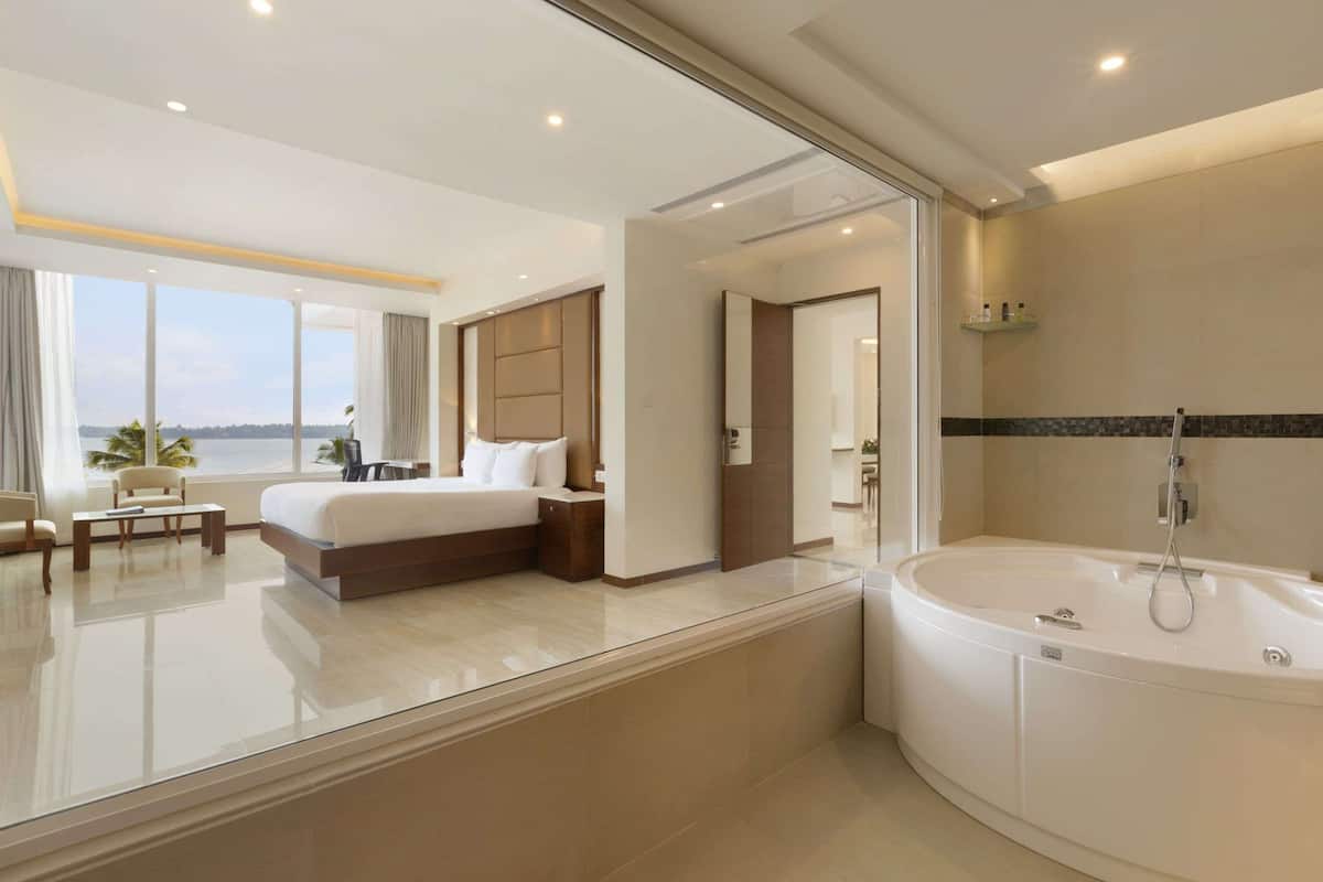 hypo-allergenic bedding, minibar, in-room safe, desk