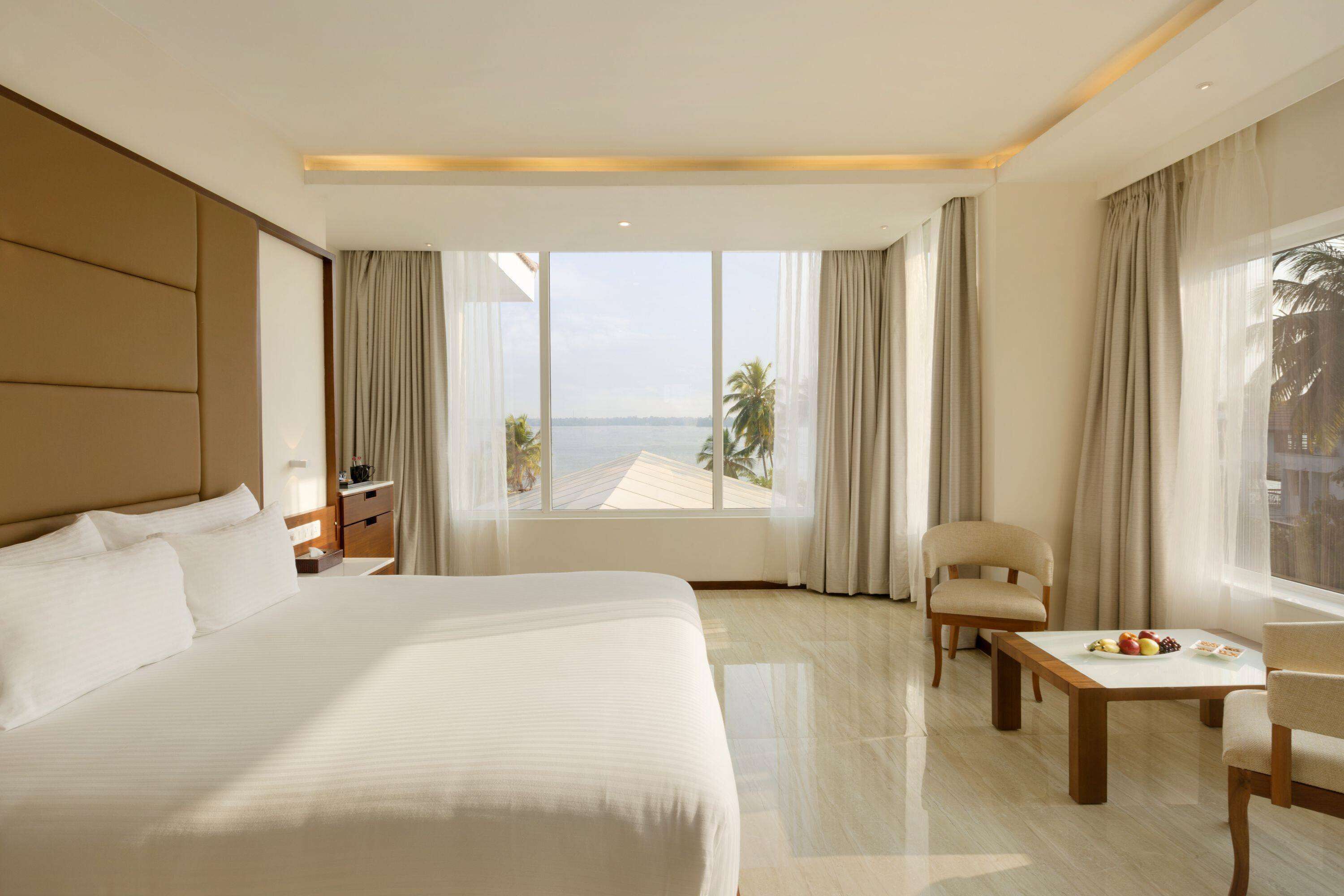 Hypo-allergenic bedding, minibar, in-room safe, desk