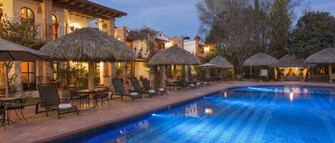 Frokost, lunsj og middag serveres, internasjonale retter