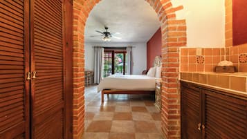 1 chambre, coffres-forts dans les chambres, draps fournis